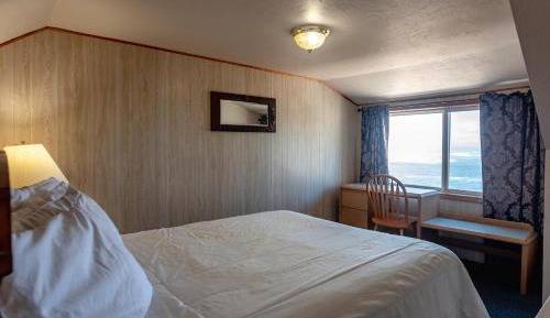 Queen Suite with Sea View