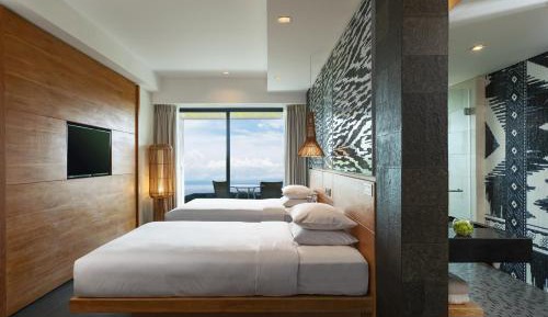 Deluxe Ocean Twin, Guest room, 2 Twin/Single Bed(s), Balcony with Free Scheduled Shuttle to Hotel’s Beach Facility 