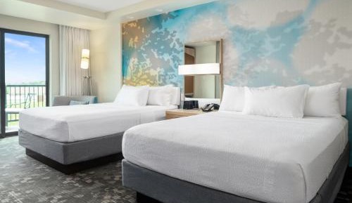 Queen Room with Two Queen Beds and Balcony