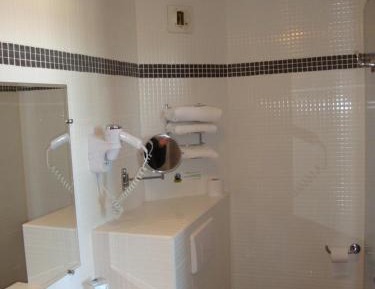 One-Bedroom Apartment (4 Adults)