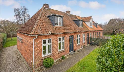 Three-Bedroom Vacation Home 