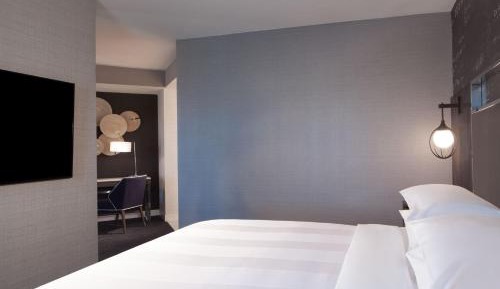 Executive King Suite with Sofa Bed