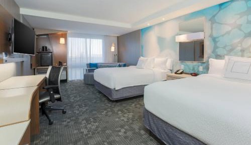 Studio with Two Queen Beds and Sofa Bed - Hearing Accessible
