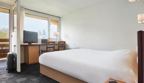 Triple Room with 1 Double Bed and 1 Junior Bed