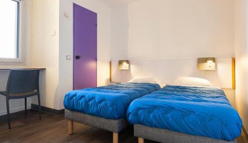 Twin Room (with shared shower cabin)