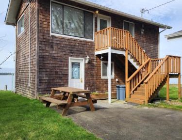 Waterfront Condo Upper Unit