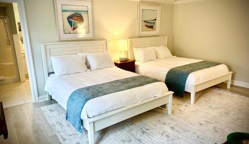 1st Floor King Guestroom