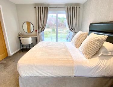 Junior Suite with Terrace and Hot Tub