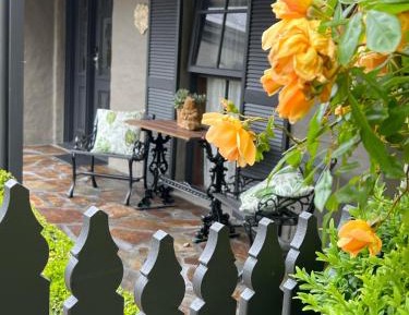 Queen Suite - Homestead