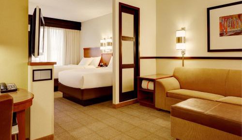 Queen Room with Two Queen Beds and Sofa Bed - High Floor