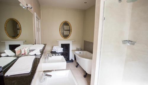 Deluxe Double - Fairfax