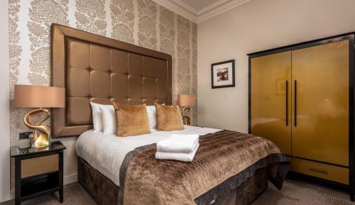 Deluxe King or Twin Room