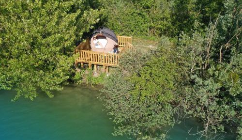 Starry bubble on stilts