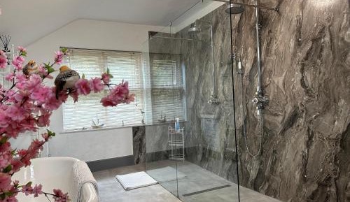 Triple Room with Shared Bathroom