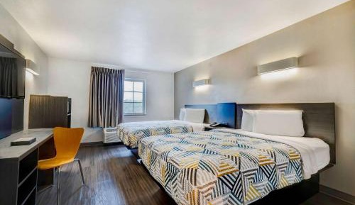 Queen Room with Two Queen Beds - Non-Smoking
