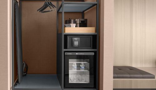 Corner King Suite with Balcony and River View