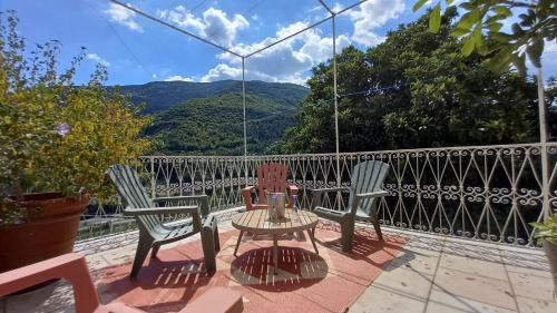 King Room with Mountain View