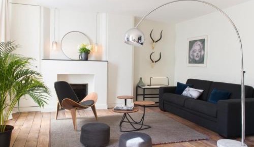 Deluxe One-Bedroom Apartment