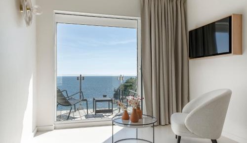 Superior Room with Balcony and Sea View