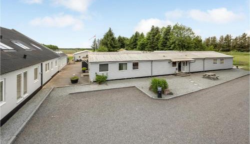 Eight-Bedroom Holiday Home