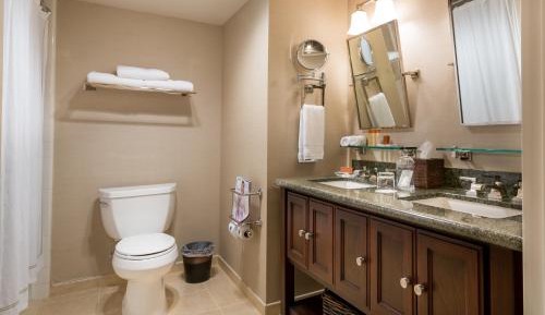 Executive Two Queens Suite