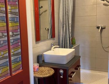 Deluxe Room (2 Adults + 1 Child)