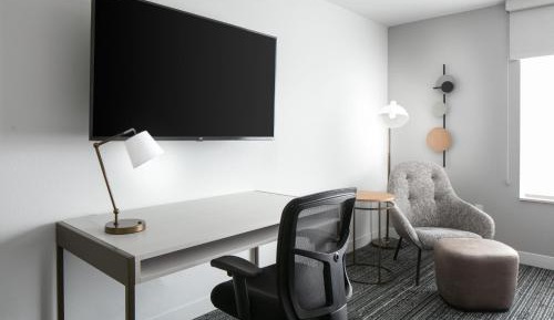 Studio with Two Queen Beds