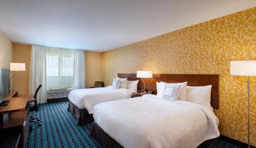 Queen Room with Two Queen Beds and Bathtub - Mobility Access