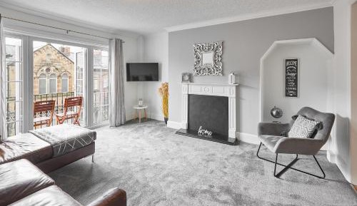 Apartment with Balcony