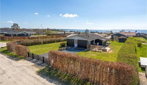 Three-Bedroom Vacation Home 