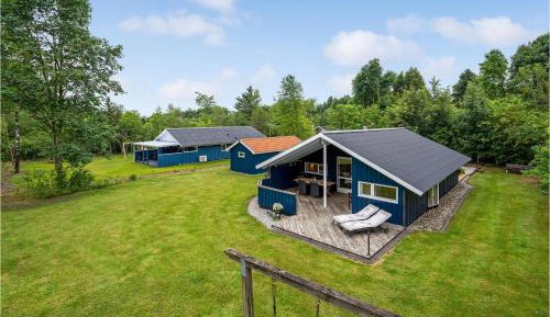 Three-Bedroom Vacation Home 