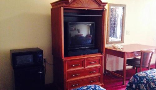 Queen Room with Two Queen Beds - Smoking