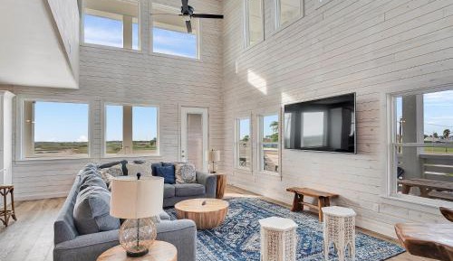 Five-Bedroom Holiday Home