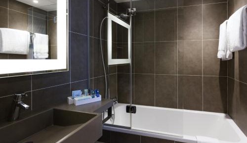 Family Room with 1 Queen bed and 1 Double Sofa Bed