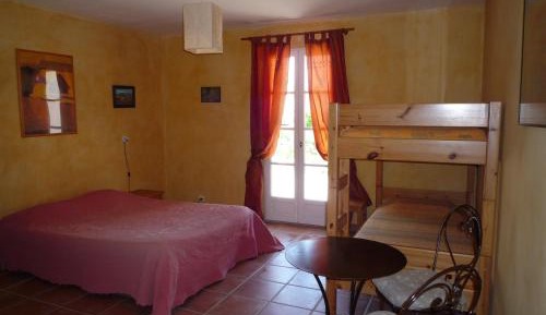 Economy Quadruple Room with Shared Bathroom