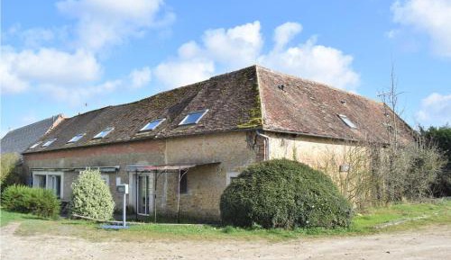 Six-Bedroom Holiday Home