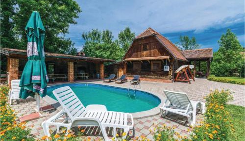 Three-Bedroom Vacation Home 