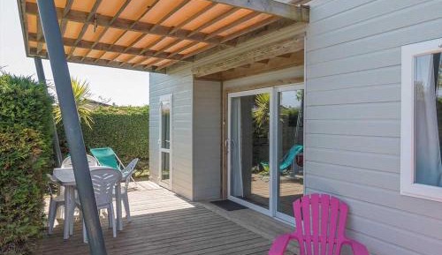 Two-Bedroom Modern Chalet