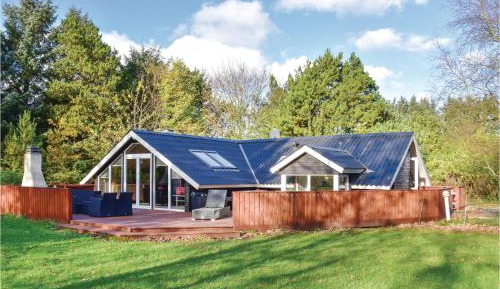 Two-Bedroom Holiday Home