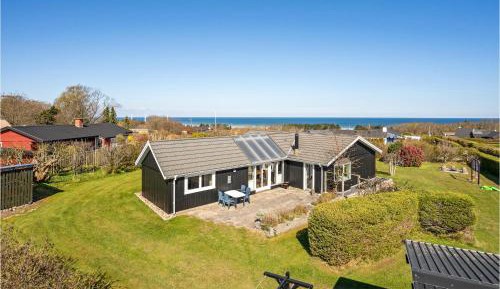 Three-Bedroom Vacation Home 