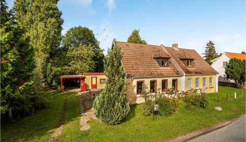 Three-Bedroom Vacation Home 