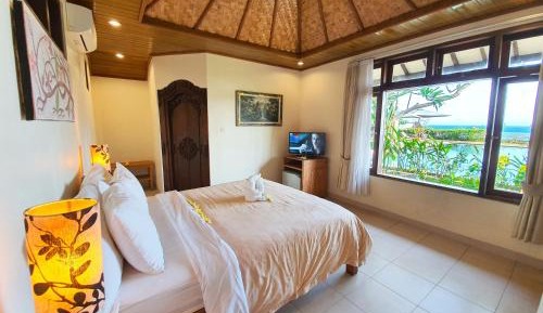 One-Bedroom Bungalow with Sea View