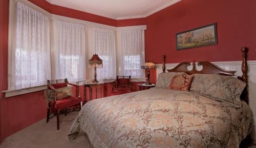 Queen Room with Spa Bath