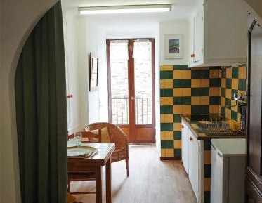 Studio Apartment