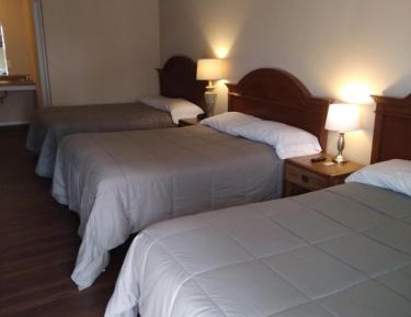 Triple Room with Bathroom