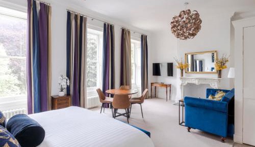 King Studio with Sofa Bed