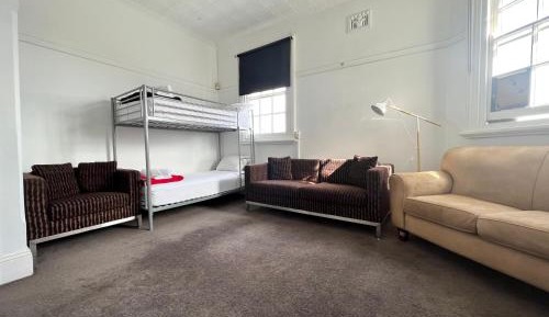 Basic Quadruple Room with Shared Bathroom