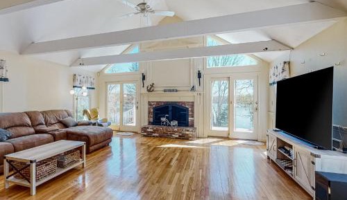 Three-Bedroom Vacation Home 