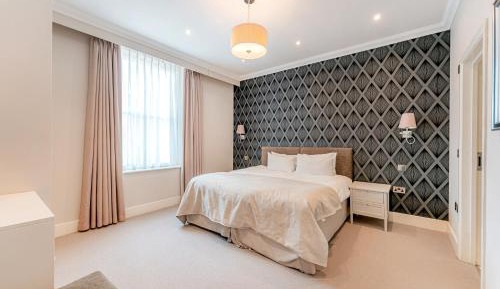 Deluxe Two-Bedroom Apartment