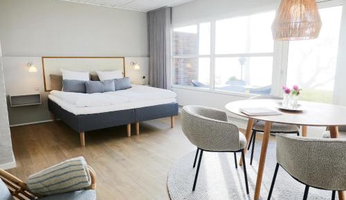 Two-Bedroom Apartment with Sea View